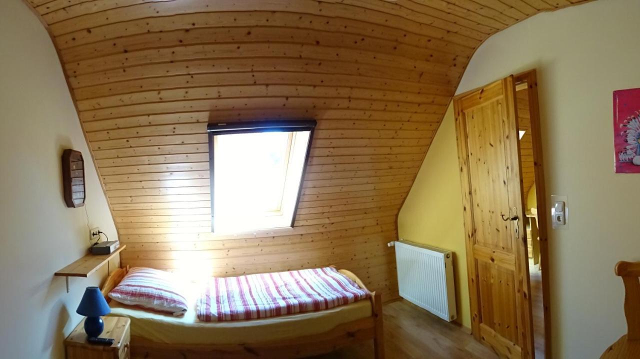 Ferienhaus Im Urigen Garten Bzw Eulenhaus Цингст Екстериор снимка