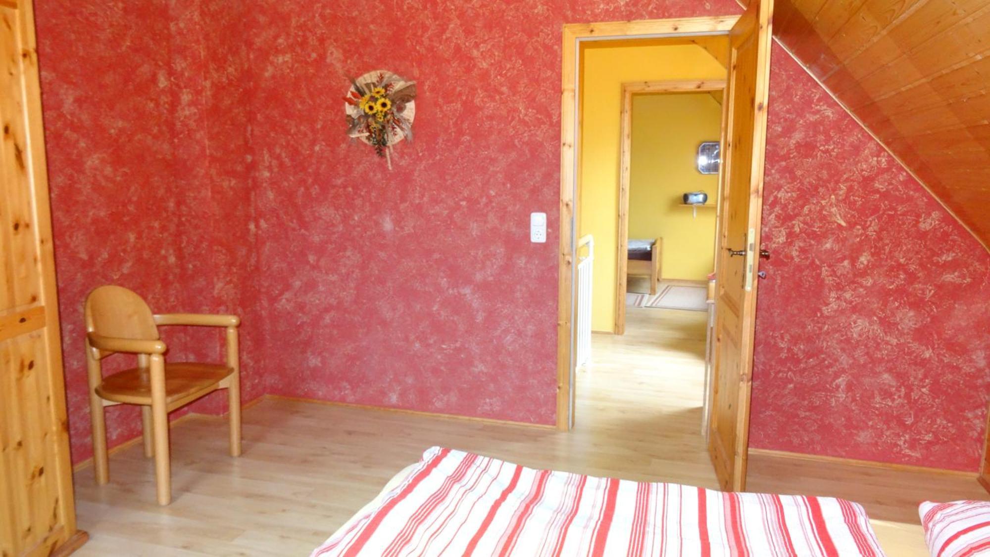 Ferienhaus Im Urigen Garten Bzw Eulenhaus Цингст Екстериор снимка