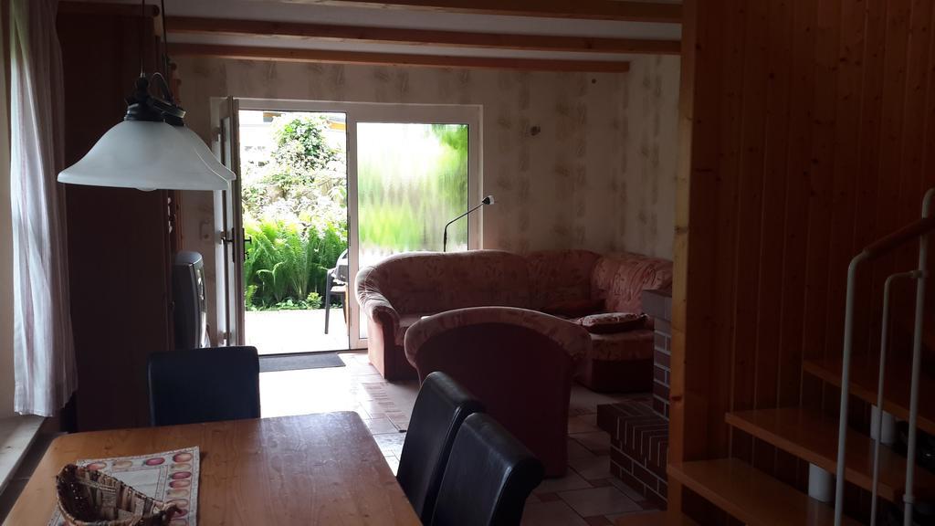 Ferienhaus Im Urigen Garten Bzw Eulenhaus Цингст Стая снимка