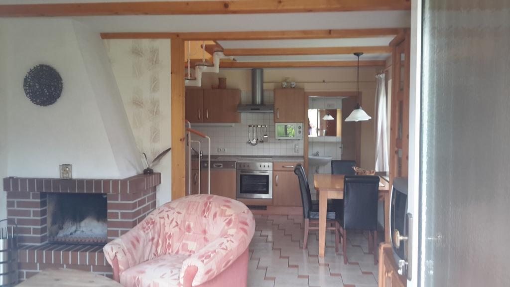 Ferienhaus Im Urigen Garten Bzw Eulenhaus Цингст Стая снимка